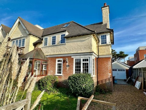 View Full Details for Milford on Sea, Lymington, Hampshire